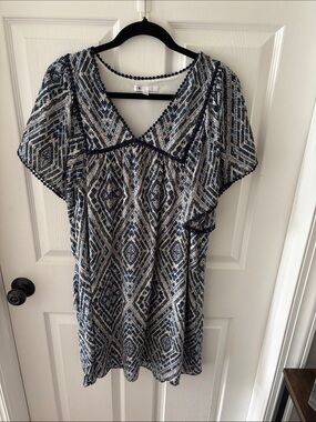 DR2 Navy and White Geometric V-Neck Tunic